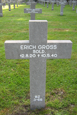 Foto van het graf / Grave photo / Grabfoto - Vergroot afbeelding / Enlarged photo / Foto Vergrössern